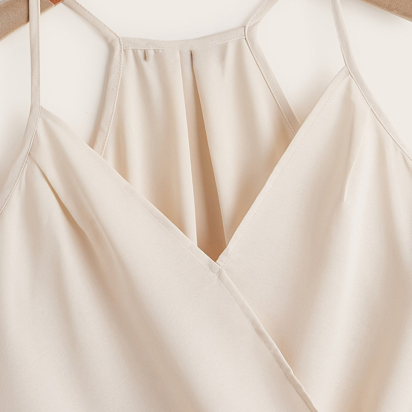 Women's Sleeveless Draped Halter Neck Blouse for Chic and Versatile Outfits