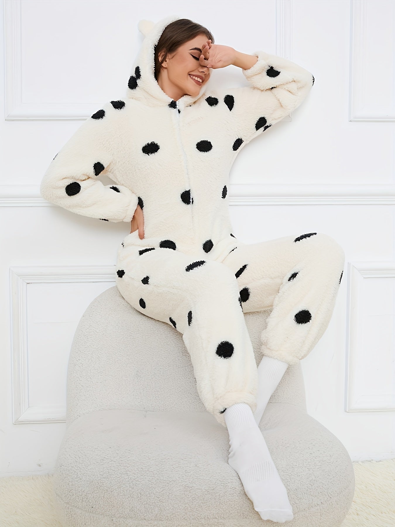 Combinaison Pyjama Polaire Femme à Capuche Ourson ou Pois Colorés Fermeture Éclair