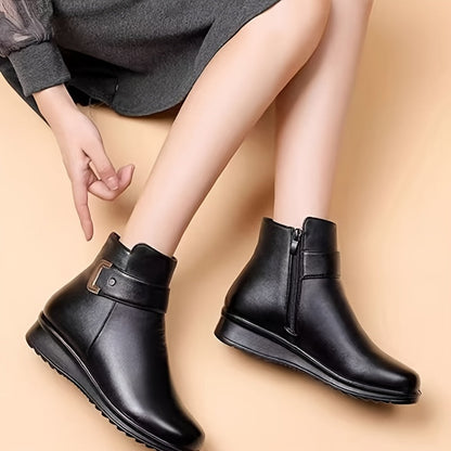 Bottes courtes femme noires doublées fausse fourrure avec boucle