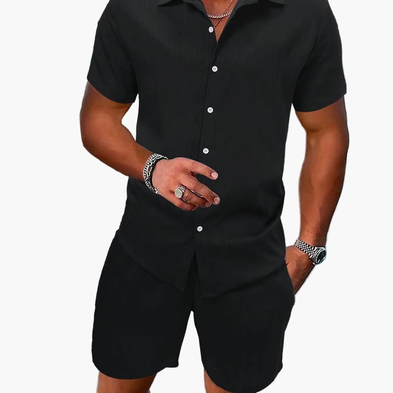 Lässiges Sommeroutfit für Herren, Kurzarmhemd und Shorts, urbaner Stil, ideal für den Sommer