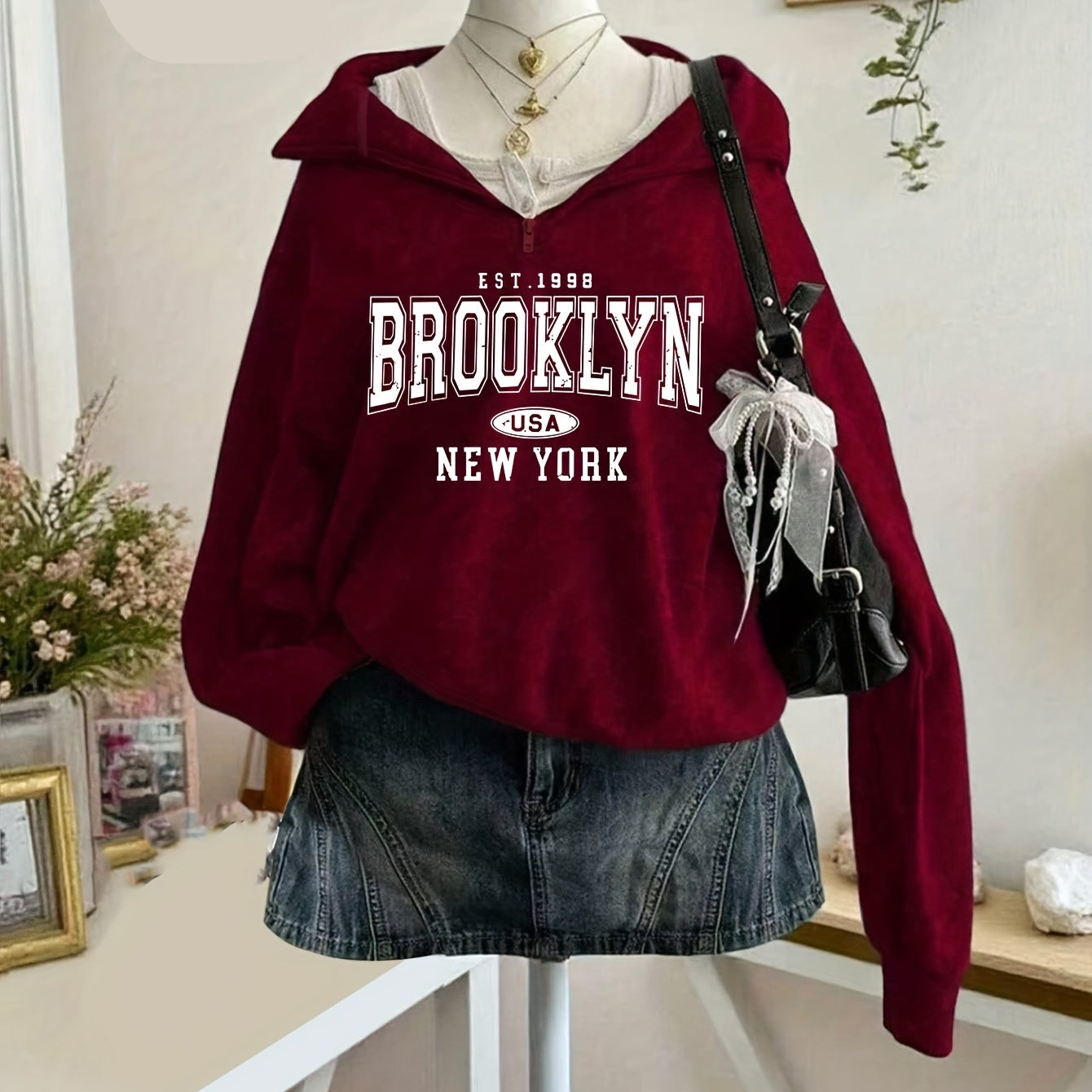 Sweat-shirt col zippé brodé Brooklyn à manches longues pour femme