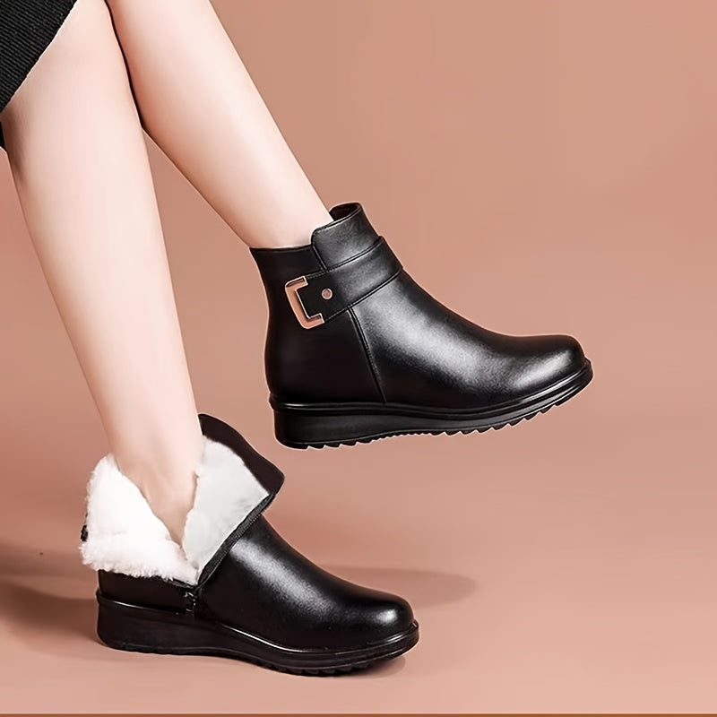 Bottes courtes femme noires doublées fausse fourrure avec boucle