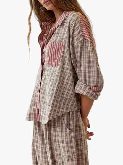 Lässiger zweiteiliger Damen-Pyjama im trendigen Stil für Zuhause und Nacht  