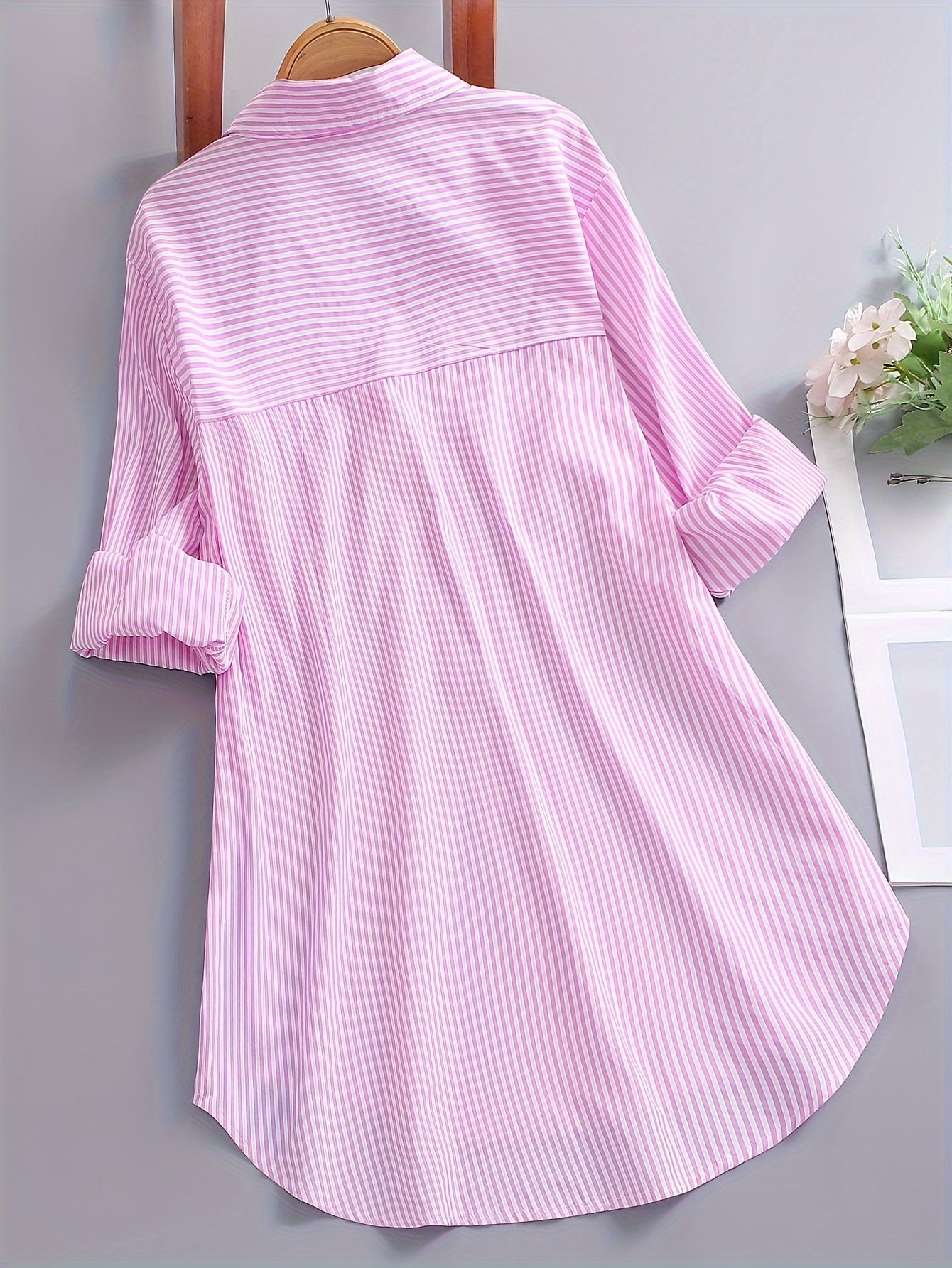 Loose striped shirt for women – Casual style for office or leisure