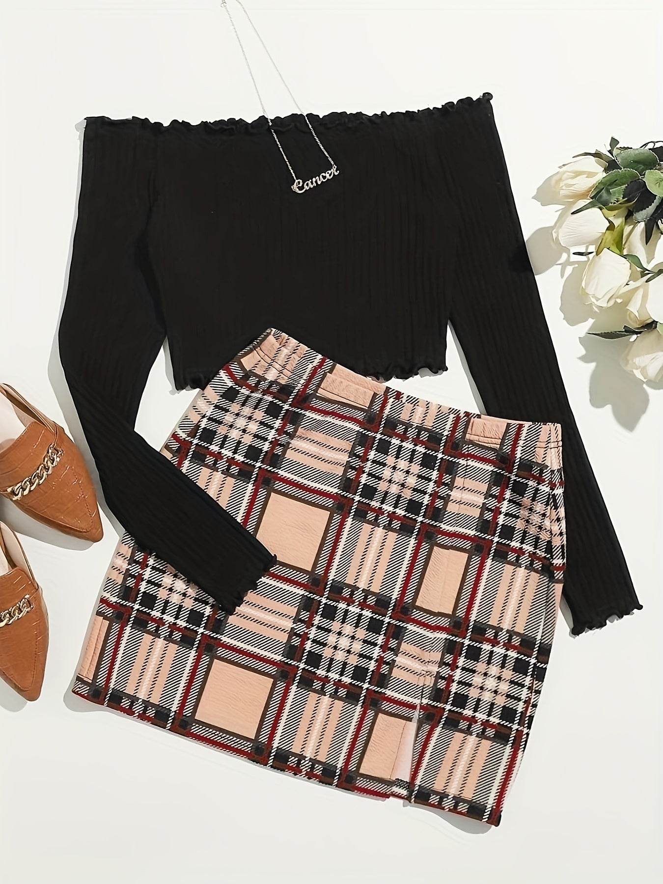Conjunto de dos piezas para mujer estilo elegante falda a cuadros y top con hombros descubiertos para salidas primaverales y estivales