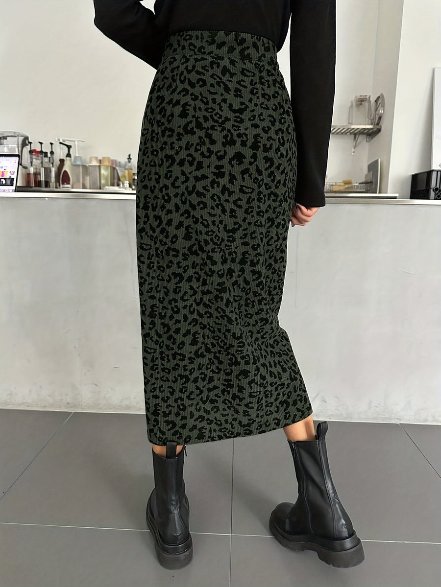 Women's mid-length ribbed leopard-print skirt with a front slit