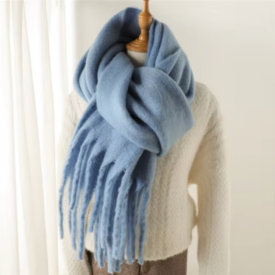 Mjuk och bred scarf med fransar - fuchsia