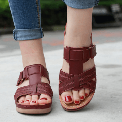 Sandales à enfiler confort compensées pour femmes – Style chic et usage quotidien