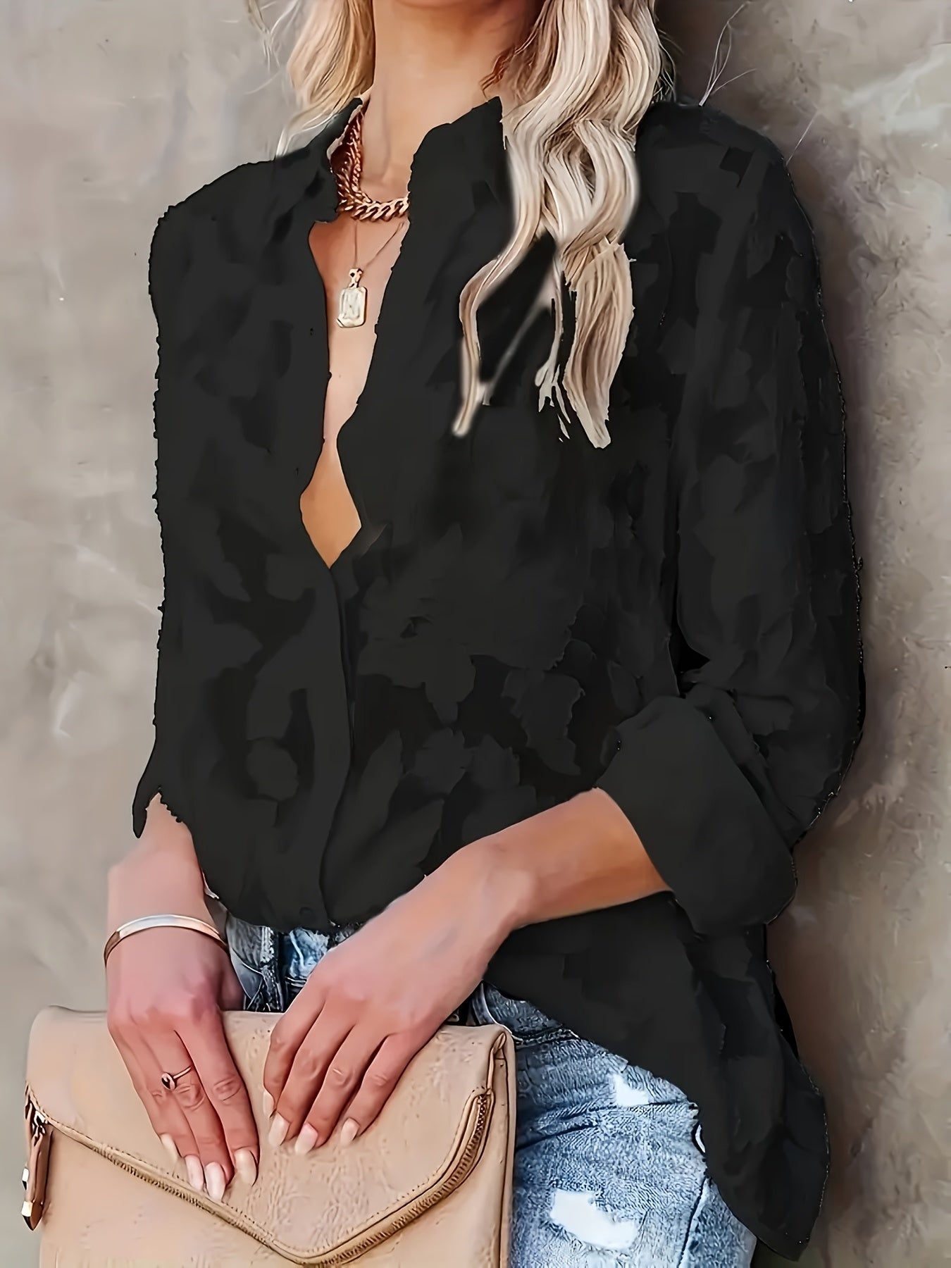 Elegant women's blouse with floral pattern, casual chic style for outings and office