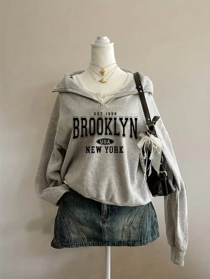 Sweat-shirt col zippé brodé Brooklyn à manches longues pour femme