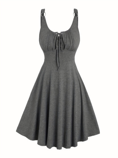 Lässiges Damenkleid mit Ausschnitt und Ösen-Trägern, ausgestellter Frühling-Sommer-Stil  