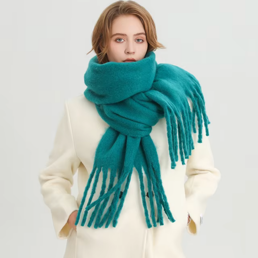 Mjuk och bred scarf med fransar - fuchsia