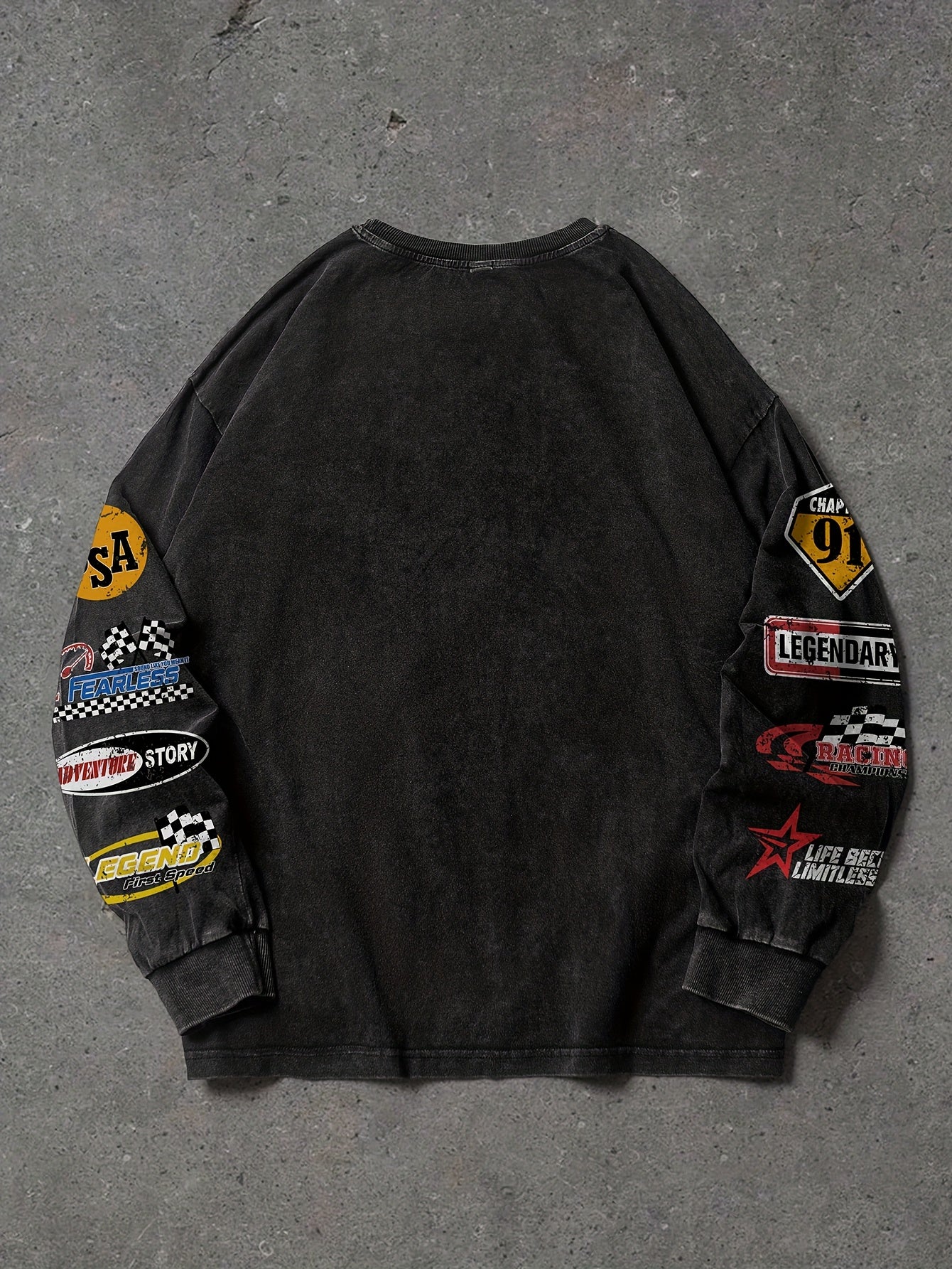Sweat-shirt Homme ample noir délavé imprimé texte et écussons style racing