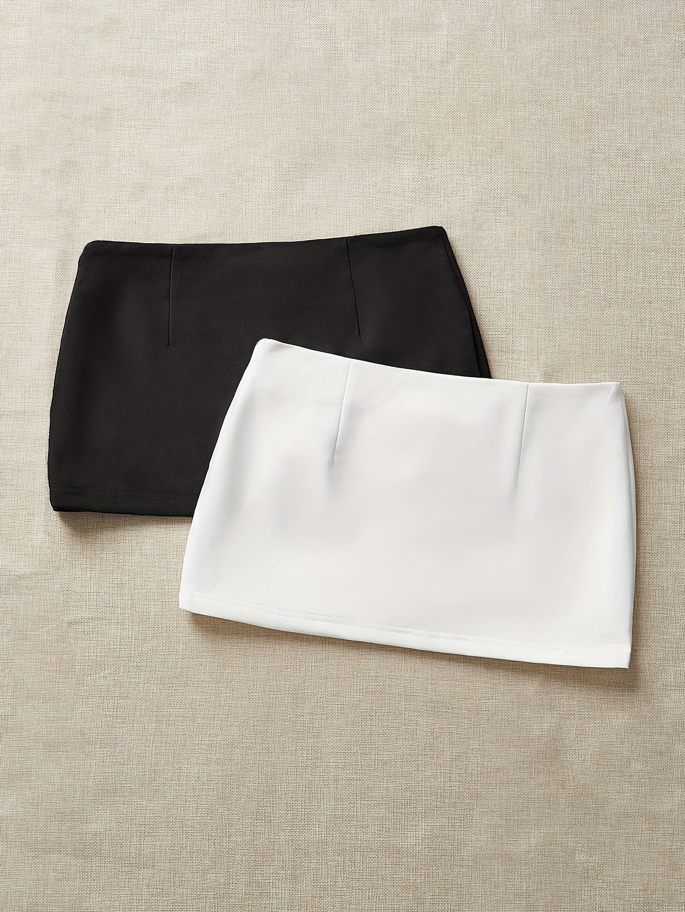 High-waisted women's sports skort, modern and versatile style