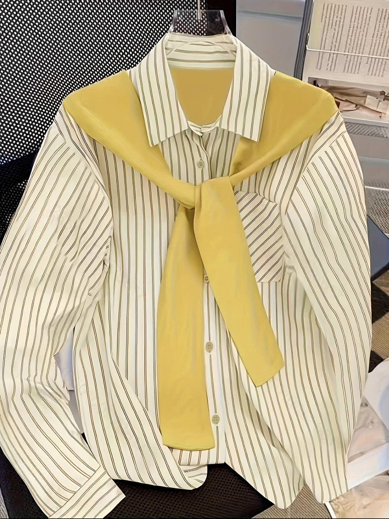 Chemise rayée femme à manches longues avec fausse écharpe nouée devant