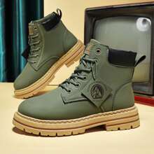 Bottes de randonnée robustes homme style urbain et aventure