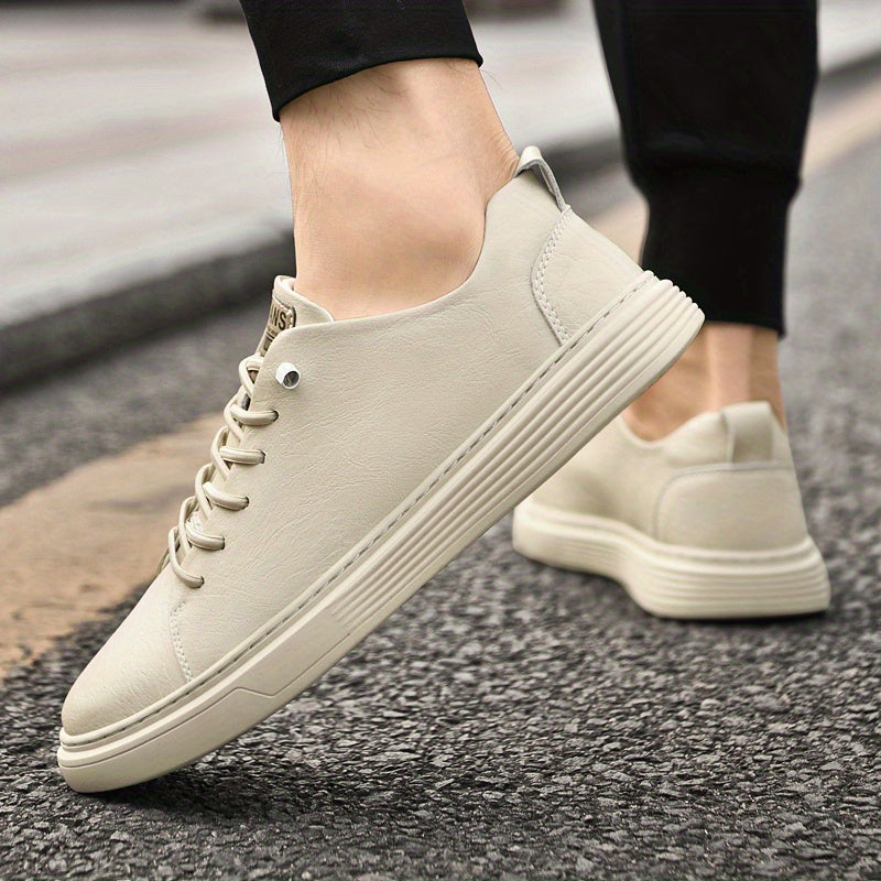 Baskets décontractées homme style urbain moderne à lacets – Sneakers tendance pour usage quotidien