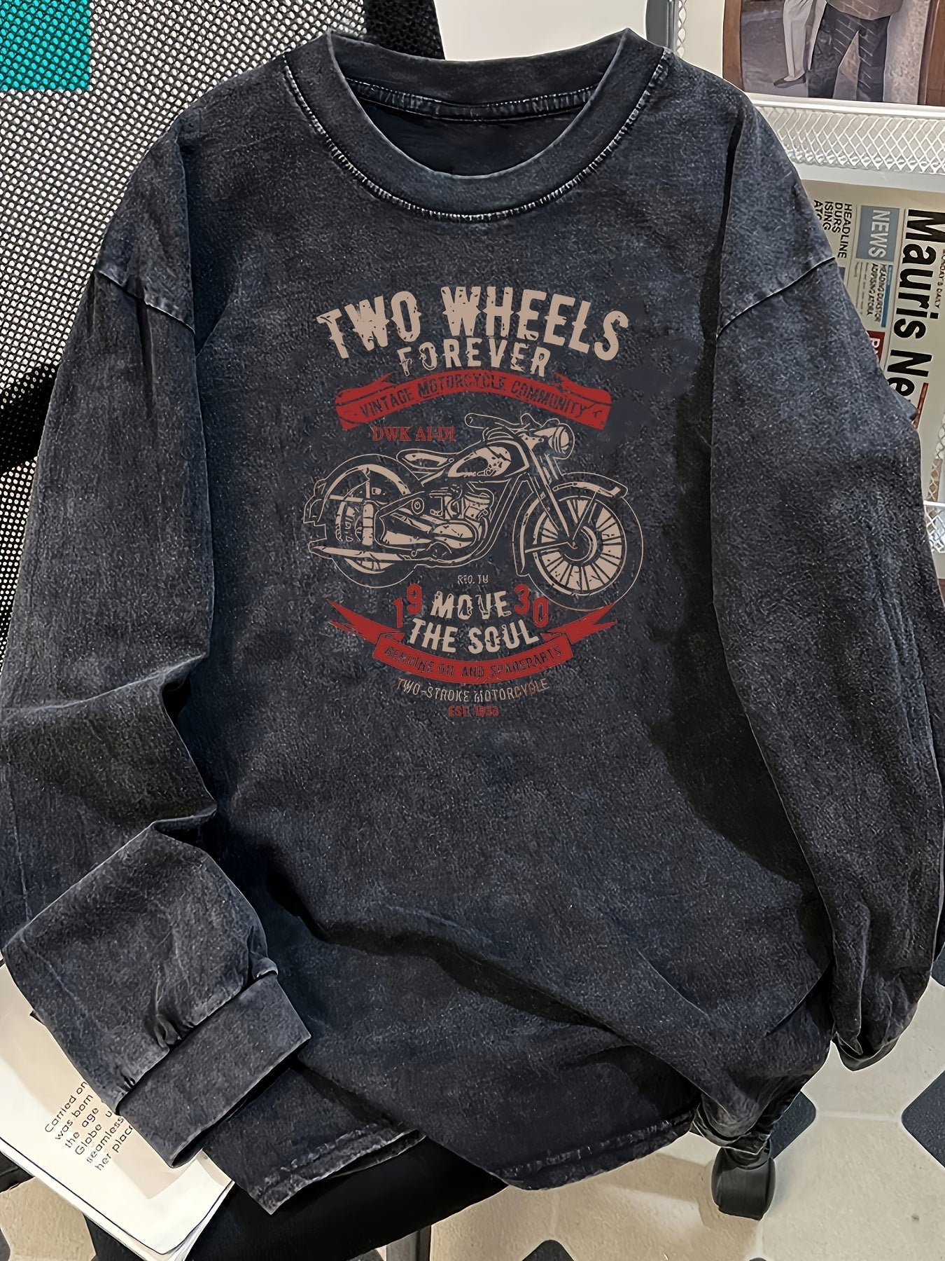 Haut à manches longues délavé gris anthracite avec imprimé moto graphique rétro