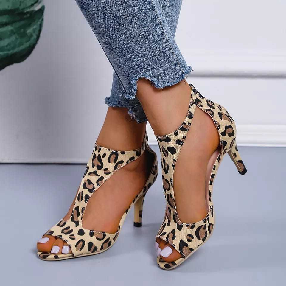 Claire – Sandalen mit hohen Absätzen, Reißverschluss und offenem Zehenbereich