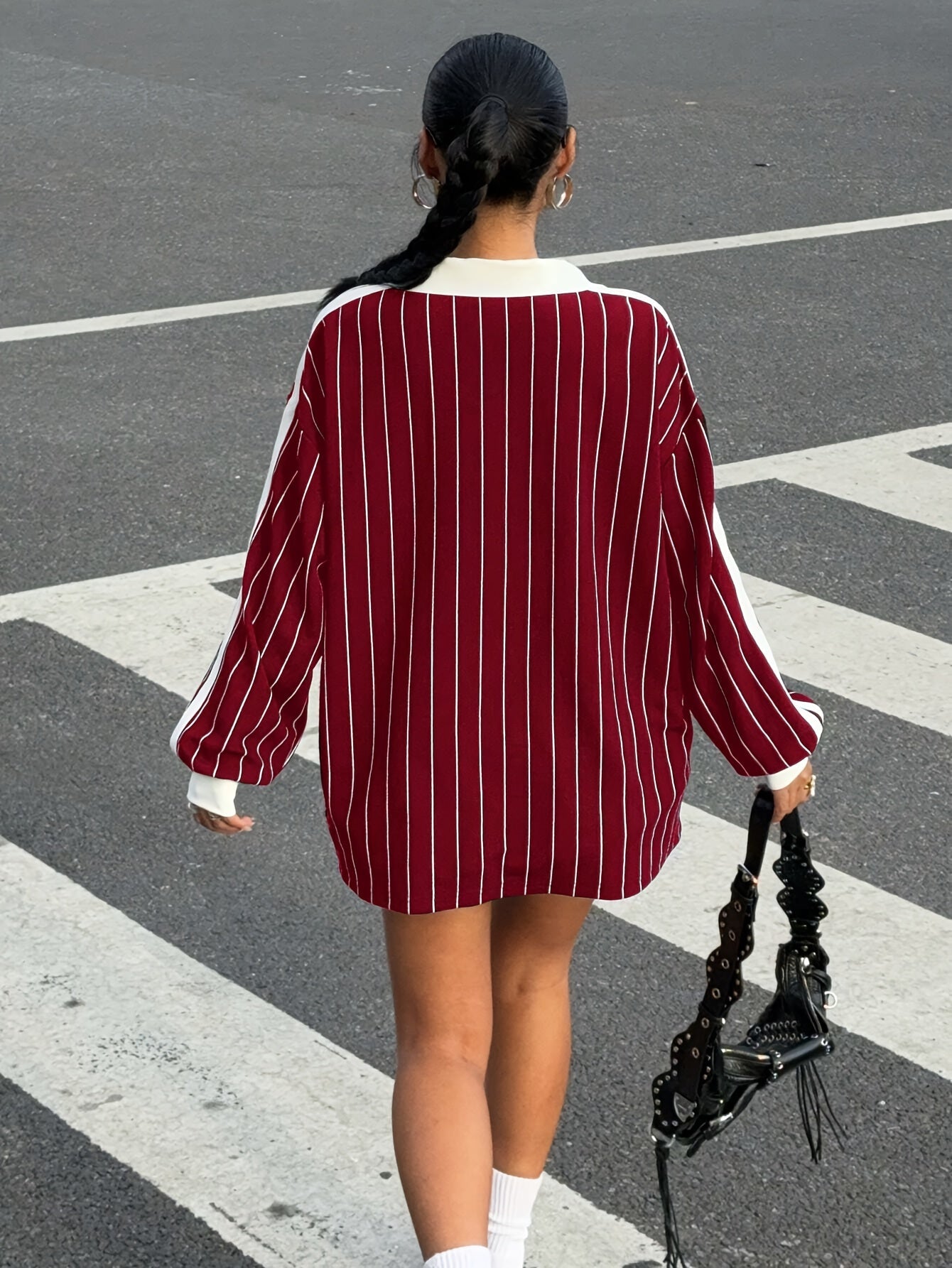 Pull col polo femme rouge bordeaux à rayures fines et inscription Los Angeles