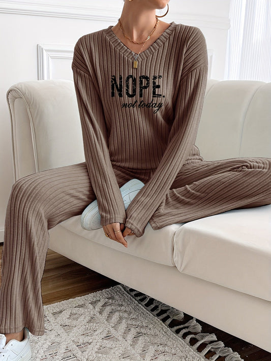 Ensemble côtelé Femme avec inscription "NOPE not today", col en V et pantalon large
