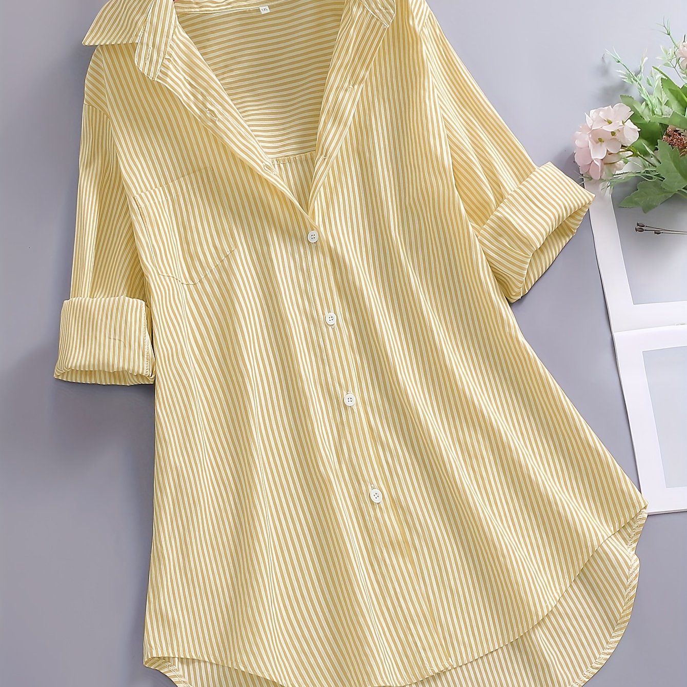 Loose striped shirt for women – Casual style for office or leisure