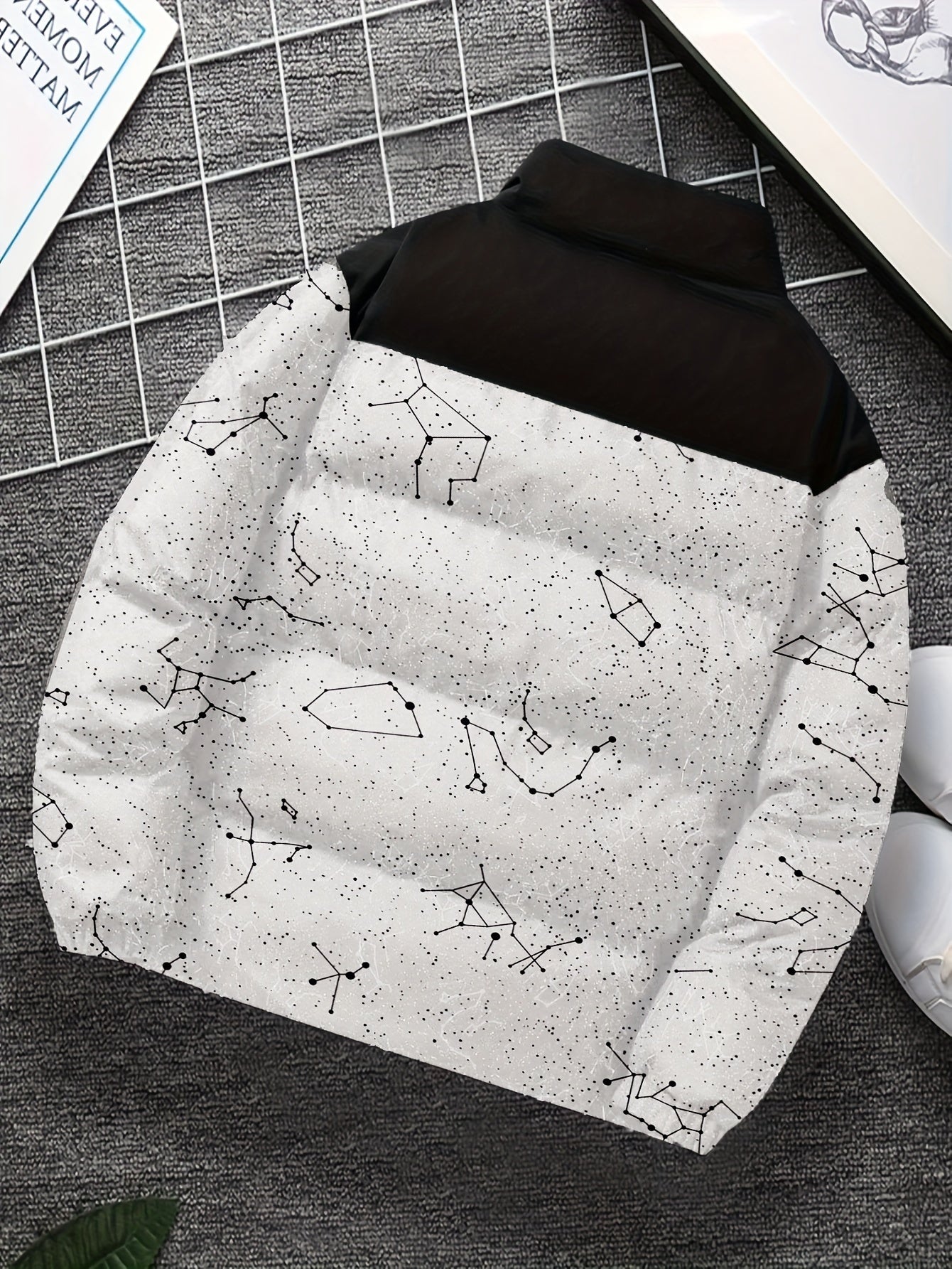 Doudoune matelassée col montant à motif constellation imprimé bicolore pour homme