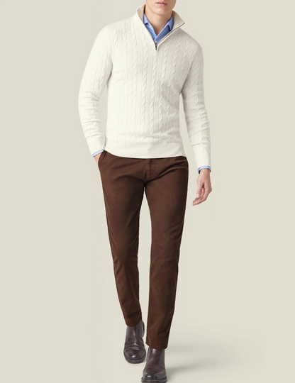 Maglione con zip intrecciato uomo elegante stile casual e professionale
