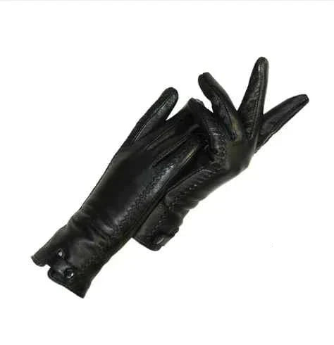 Elegantes guantes negros de invierno de material suave