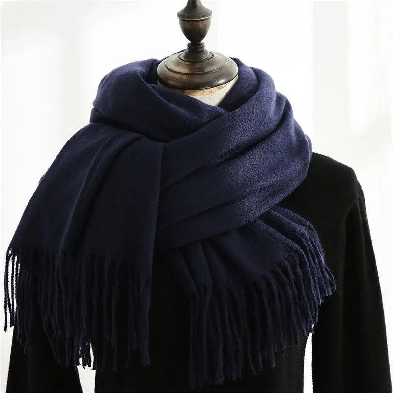 Bufanda de invierno suave y lisa con flecos - Unisex