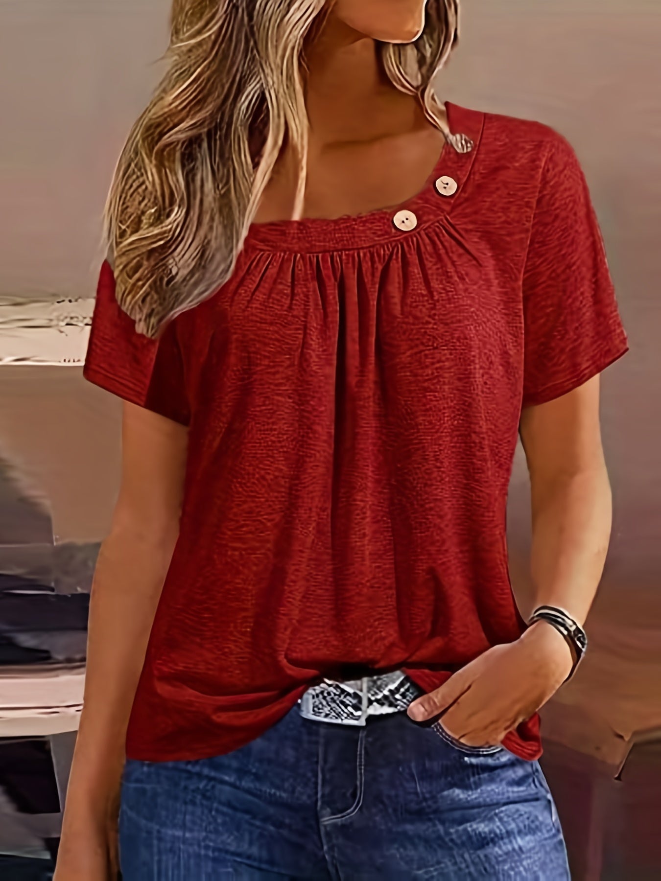 T-shirt femme col asymétrique à boutons style décontracté chic pour loisirs ou sorties