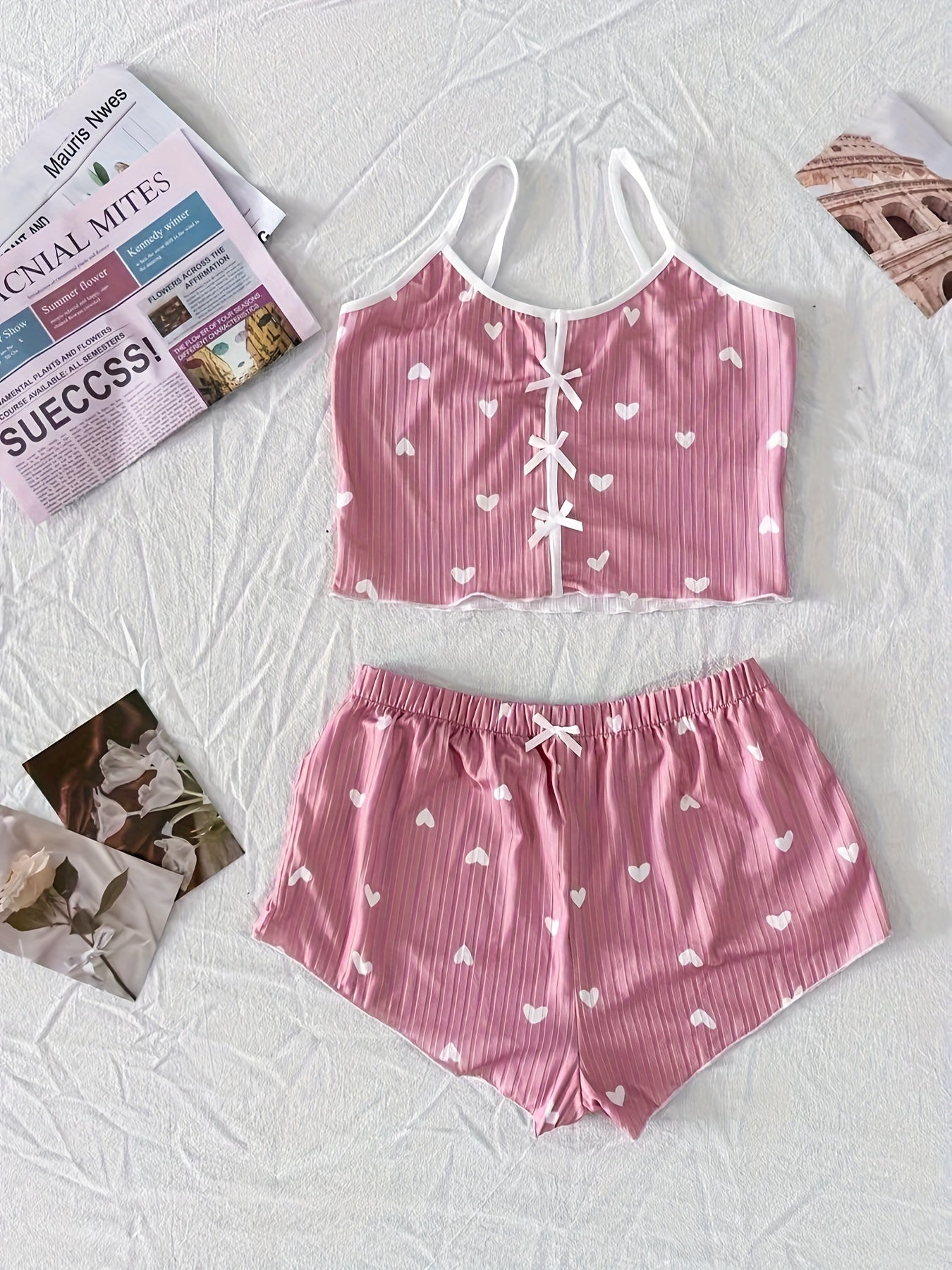 Pyjama d'été femme deux pièces style mignon à cœurs, ensemble débardeur et short, confortable pour la nuit