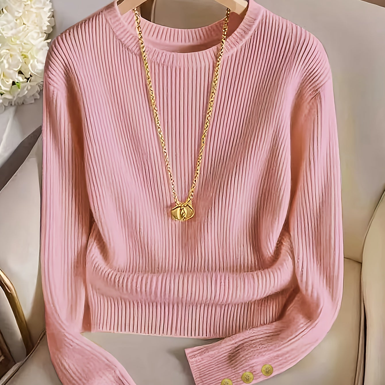 Pull femme marron côtelé col rond manches longues à boutons dorés