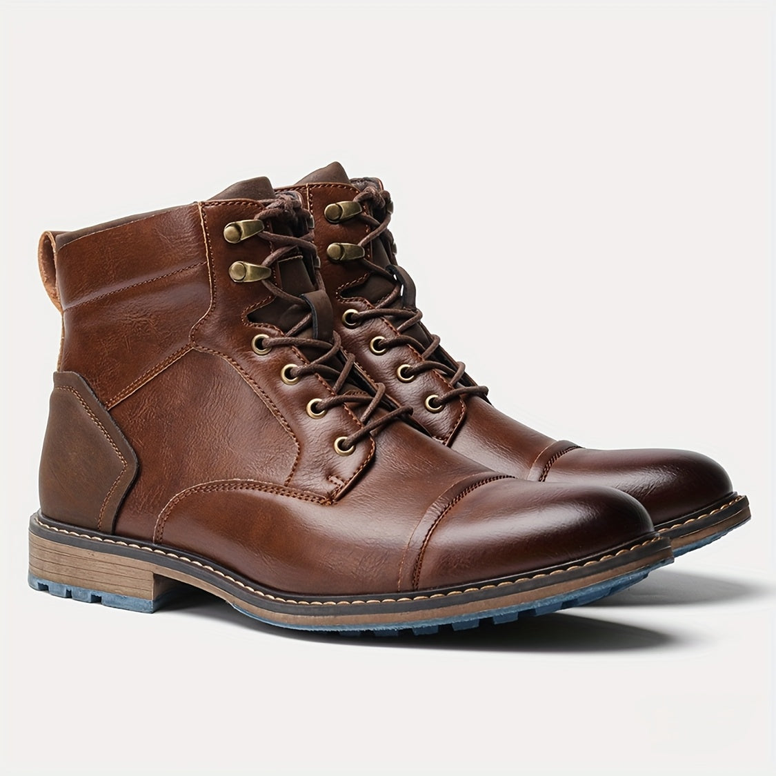 Bottes montantes pour homme marron avec lacets et semelle bleue contrastante