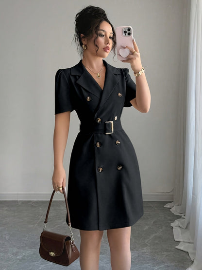 Elegantes Damen-Blazerkleid mit kurzen Ärmeln und Doppelknopfverschluss für Büro und besondere Anlässe  