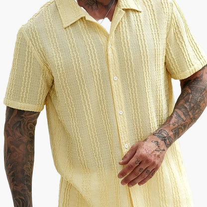 Chemise décontractée à rayures ondulées pour homme – Style estival tendance, idéale pour les sorties et les week-ends