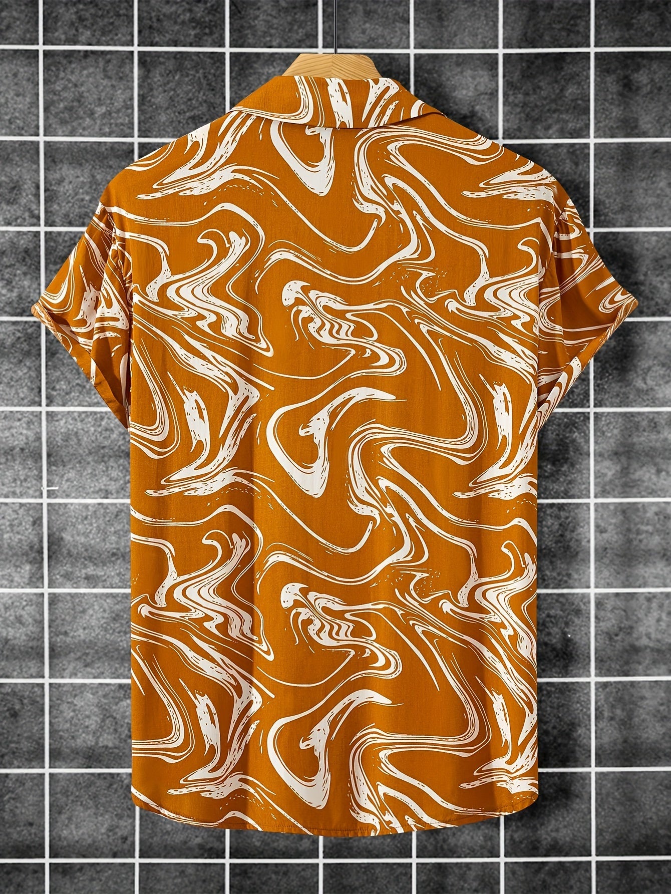 Chemise de style resort à manches courtes pour homme, motif marbré moderne, idéale pour les vacances et sorties décontractées