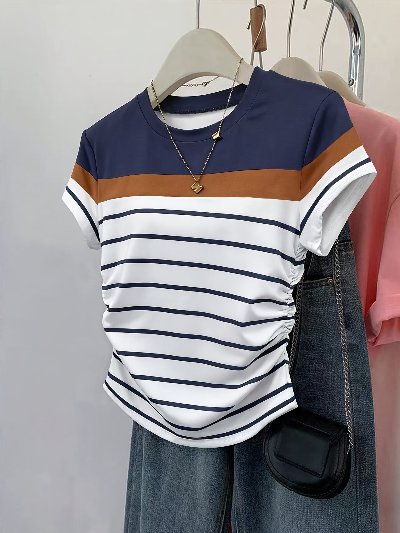 T-shirt pour femme style décontracté à rayures et fronces, manches courtes, col rond, tendance été