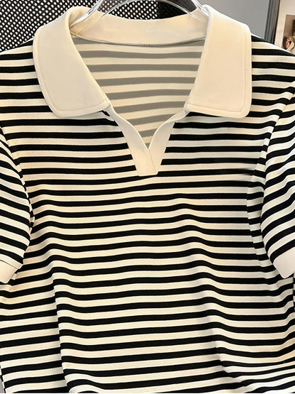 Polo a maniche corte stile preppy da donna – Eleganza casual e fascino senza tempo
