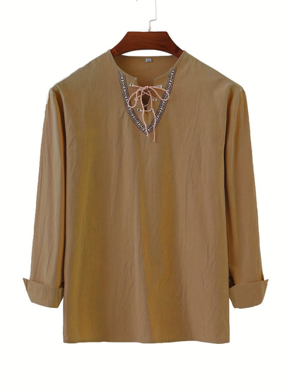 Vintage skjorte med snøret krave til mænd - afslappet og elegant stil