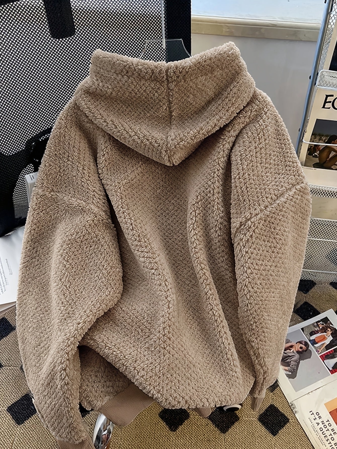 Sweat à Capuche Doux Effet Peluche Vert Militaire avec Cordon Contrastant