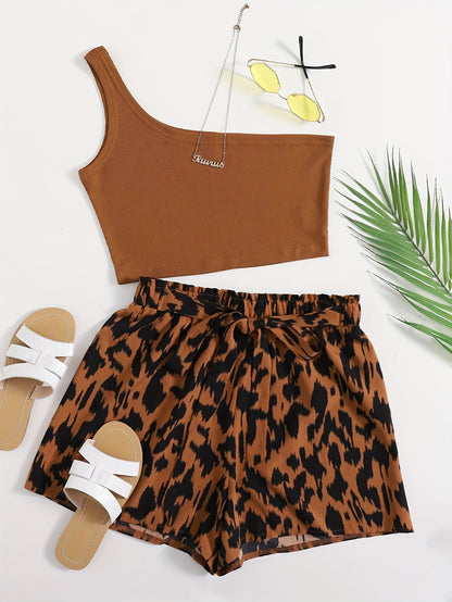 Ensemble femme élégant tendance – Top asymétrique et short imprimé léopard, style estival