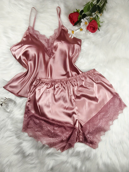 Pyjama court femme style sexy pour la maison - ensemble débardeur et short avec détails en dentelle, idéal printemps-été