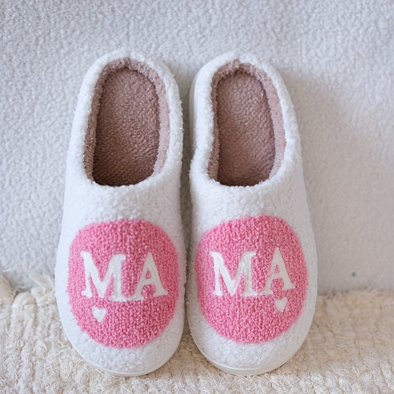Hausschuhe für Frauen im Kuschelstil mit MAMA-Motiv für entspannte Stunden zuhause