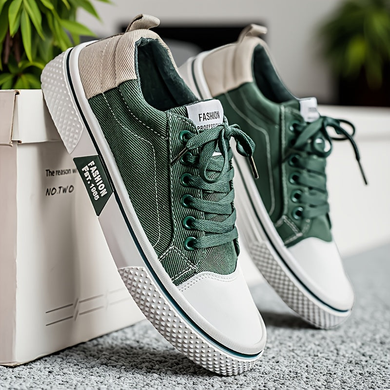 Herresneakers i afslappet urban stil til fritid og udendørs brug