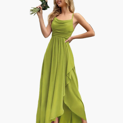 Robe de soirée élégante femme longue style fluide pour événements et cérémonies