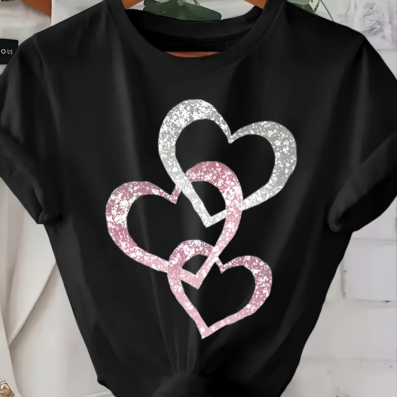 Damen-T-Shirt im lässigen Stil mit glitzernden Herzmotiven, kurze Ärmel, ideal für den Sommer  