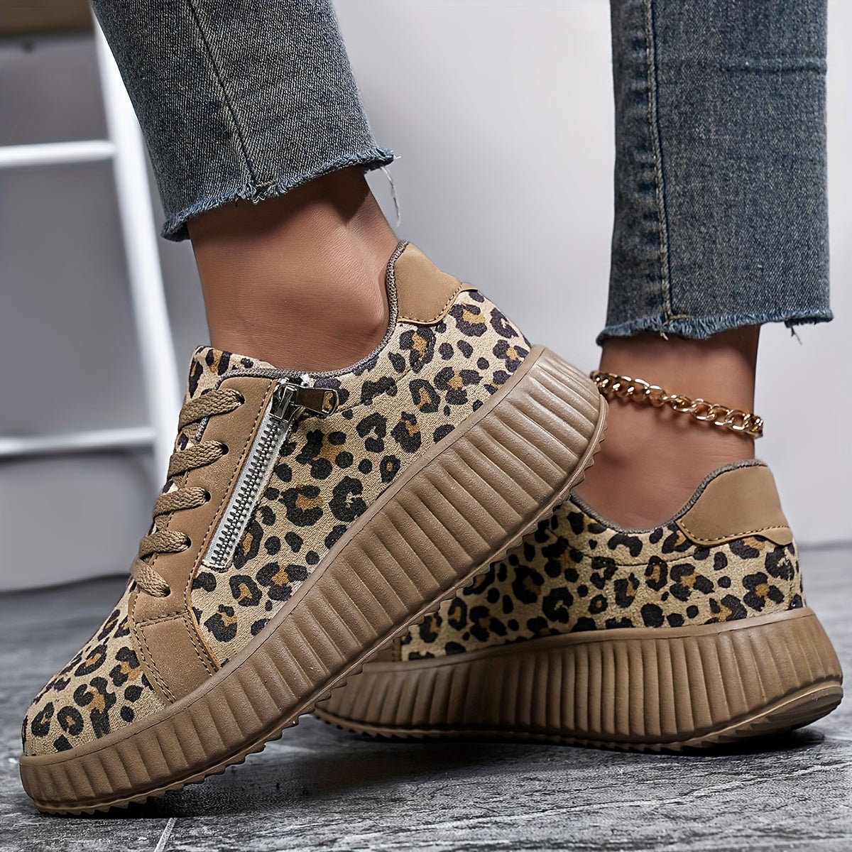 Baskets Femme Léopard Mode à Lacets avec Plateforme et Fermeture Éclair - Style Urbain Décontracté