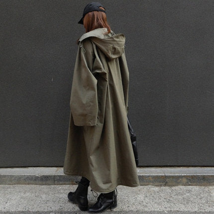 Abrigo largo con capucha estilo parka, verde oliva