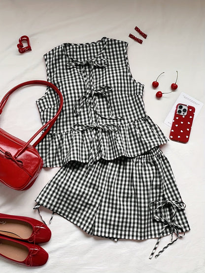 Ensemble coordonné femme style décontracté à rayures avec top sans manches à volants et short taille haute